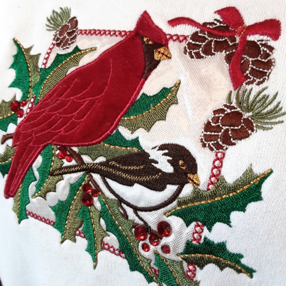 Ivory Sweatshirt with Red Velvet Cardinal beautiful embellishment Sz S - Picture 9 of 10